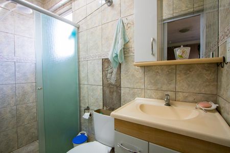 Casa à venda com 192m², 2 quartos e 6 vagasBanheiro do quarto 1