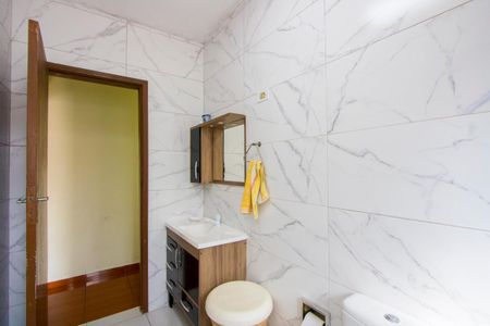 Casa à venda com 192m², 2 quartos e 6 vagasBanheiro social
