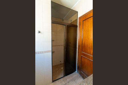 Casa à venda com 94m², 3 quartos e 2 vagasBanheiro