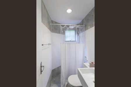 Apartamento para alugar com 116m², 2 quartos e 2 vagas Apartamento para alugar com 116m², 2 quartos e 2 vagasBanheiro da suíte