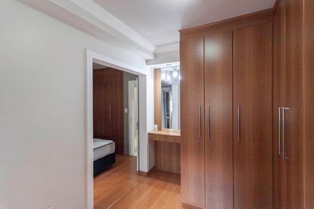 Apartamento para alugar com 116m², 2 quartos e 2 vagas Apartamento para alugar com 116m², 2 quartos e 2 vagasCloset da suíte