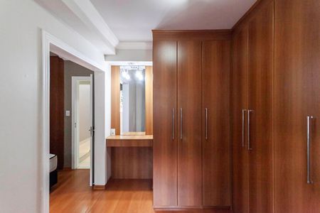 Apartamento para alugar com 116m², 2 quartos e 2 vagas Apartamento para alugar com 116m², 2 quartos e 2 vagasCloset da suíte