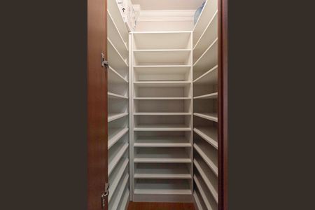 Apartamento para alugar com 116m², 2 quartos e 2 vagas Apartamento para alugar com 116m², 2 quartos e 2 vagasCloset da suíte