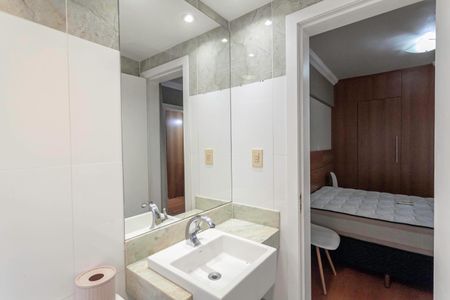 Apartamento para alugar com 116m², 2 quartos e 2 vagas Apartamento para alugar com 116m², 2 quartos e 2 vagasBanheiro da suíte