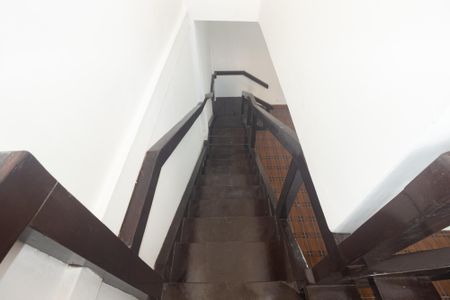 Casa para alugar com 265m², 3 quartos e 3 vagasEscada