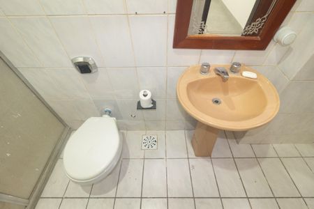 Casa para alugar com 265m², 3 quartos e 3 vagasBanheiro da Suíte 1