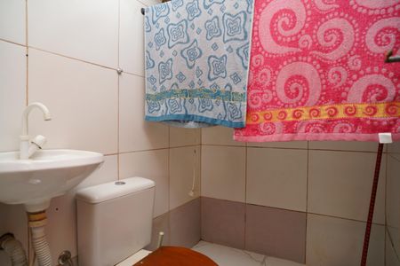 Banheiro de casa para alugar com 1 quarto, 40m² em Araçatiba, Maricá