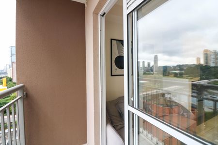 Varanda de kitnet/studio para alugar com 1 quarto, 28m² em Jardim Caravelas, São Paulo