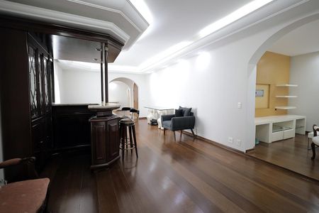 Apartamento à venda com 243m², 5 quartos e 4 vagas Apartamento à venda com 243m², 5 quartos e 4 vagasSala