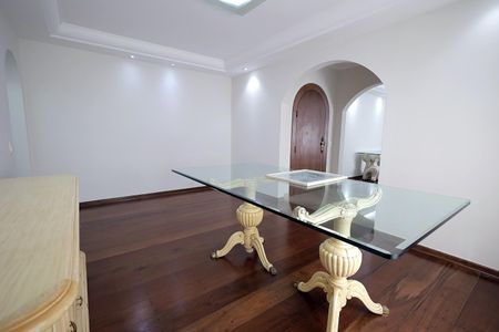 Apartamento à venda com 243m², 5 quartos e 4 vagas Apartamento à venda com 243m², 5 quartos e 4 vagasSala de Jantar