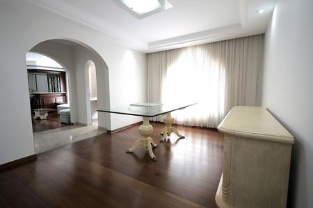 Apartamento à venda com 243m², 5 quartos e 4 vagas Apartamento à venda com 243m², 5 quartos e 4 vagasSala de Jantar