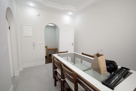 Apartamento à venda com 243m², 5 quartos e 4 vagas Apartamento à venda com 243m², 5 quartos e 4 vagasSala de Jantar