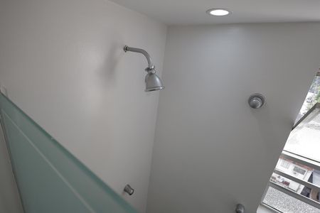 Apartamento à venda com 243m², 5 quartos e 4 vagas Apartamento à venda com 243m², 5 quartos e 4 vagasBanheiro Suíte 2