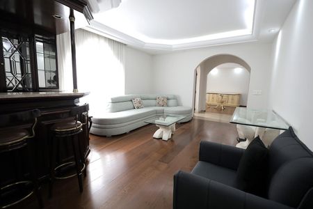 Apartamento à venda com 243m², 5 quartos e 4 vagas Apartamento à venda com 243m², 5 quartos e 4 vagasSala