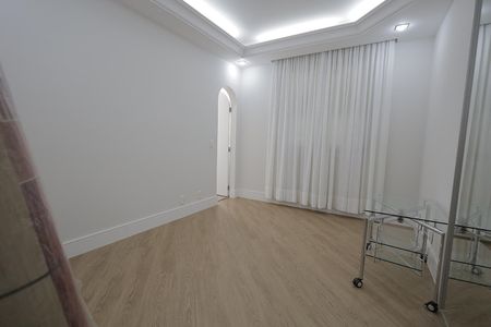 Apartamento à venda com 243m², 5 quartos e 4 vagas Apartamento à venda com 243m², 5 quartos e 4 vagasQuarto Suíte