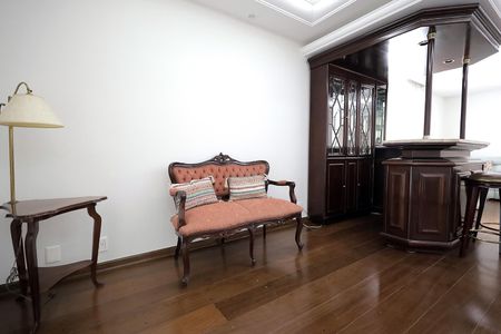 Apartamento à venda com 243m², 5 quartos e 4 vagas Apartamento à venda com 243m², 5 quartos e 4 vagasSala