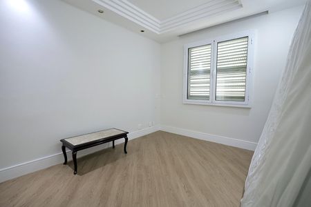 Apartamento à venda com 243m², 5 quartos e 4 vagas Apartamento à venda com 243m², 5 quartos e 4 vagasQuarto Suíte 2