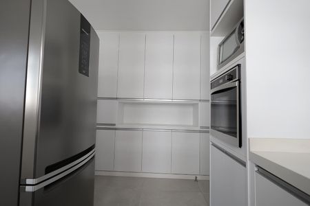 Apartamento à venda com 243m², 5 quartos e 4 vagas Apartamento à venda com 243m², 5 quartos e 4 vagasCozinha