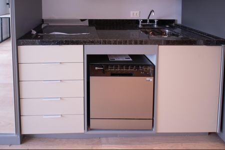 Cozinha de apartamento para alugar com 1 quarto, 26m² em Butantã, São Paulo