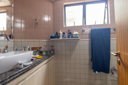 Apartamento para alugar com 70m², 2 quartos e 1 vaga Apartamento para alugar com 70m², 2 quartos e 1 vagaBanheiro da Suite