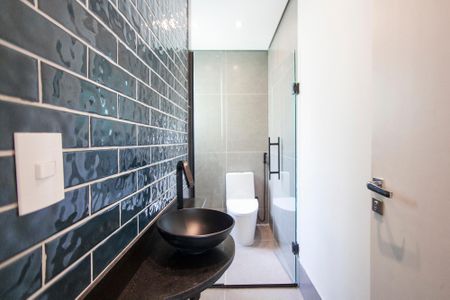 Lavabo de apartamento para alugar com 3 quartos, 95m² em Patrimônio, Uberlândia