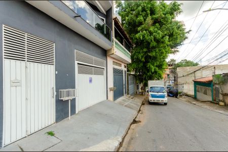 Fachada de casa para alugar com 3 quartos, 200m² em Jardim Jaragua, São Paulo