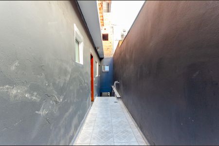 Corredor externo de casa para alugar com 3 quartos, 200m² em Jardim Jaragua, São Paulo