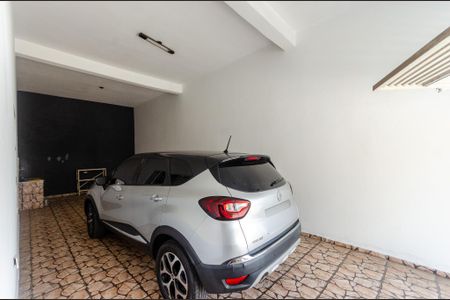Garagem de casa para alugar com 3 quartos, 200m² em Jardim Jaragua, São Paulo