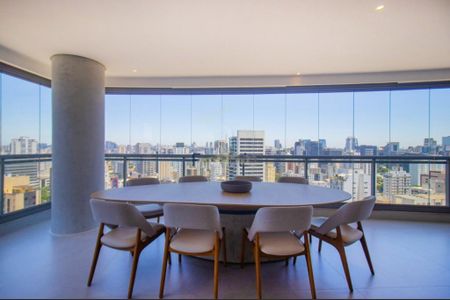 Apartamento à venda com 2 quartos, 168m² em Vila Nova Conceição, São Paulo