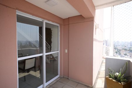 Apartamento à venda com 121m², 3 quartos e 2 vagasVaranda