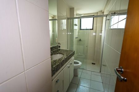 Apartamento para alugar com 250m², 3 quartos e 3 vagasBanheiro 1