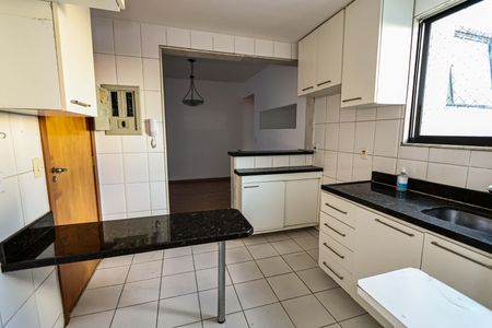 Apartamento para alugar com 250m², 3 quartos e 3 vagasCozinha