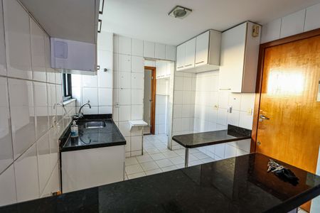 Apartamento para alugar com 250m², 3 quartos e 3 vagasCozinha