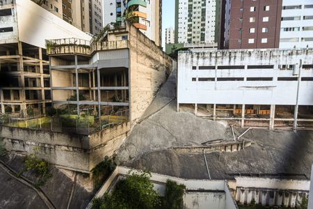 Vista da Suíte de apartamento para alugar com 3 quartos, 250m² em Buritis, Belo Horizonte