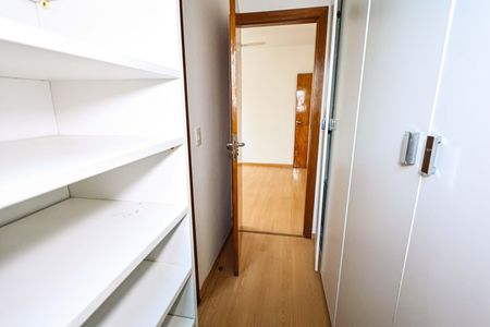 Apartamento para alugar com 250m², 3 quartos e 3 vagasCloset da suíte