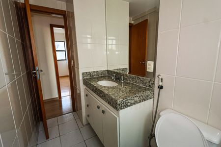 Apartamento para alugar com 250m², 3 quartos e 3 vagasBanheiro 1