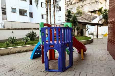Apartamento para alugar com 250m², 3 quartos e 3 vagasÁrea comum - Playground