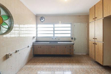 Casa para alugar com 300m², 4 quartos e 3 vagasCozinha 