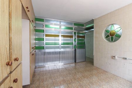 Casa para alugar com 300m², 4 quartos e 3 vagasCozinha 