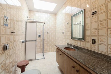 Casa para alugar com 300m², 4 quartos e 3 vagasBanheiro Social 