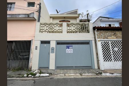 Casa para alugar com 250m², 4 quartos e 1 vaga Casa para alugar com 250m², 4 quartos e 1 vagaFachada+Placa