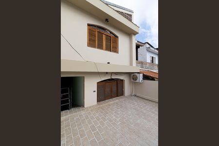 Casa para alugar com 250m², 4 quartos e 1 vaga Casa para alugar com 250m², 4 quartos e 1 vagaVaranda