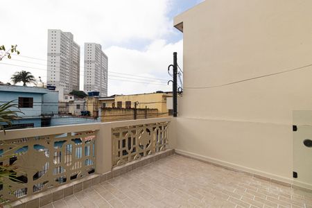 Casa para alugar com 250m², 4 quartos e 1 vaga Casa para alugar com 250m², 4 quartos e 1 vagaVaranda