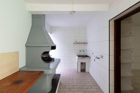 Casa para alugar com 250m², 4 quartos e 1 vaga Casa para alugar com 250m², 4 quartos e 1 vagaCasa 2 - Área de Serviço e Churrasqueira