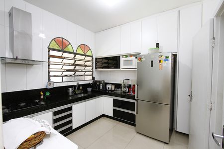 Casa à venda com 300m², 4 quartos e 3 vagasCozinha