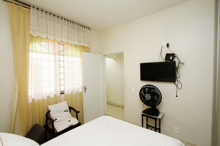 Casa à venda com 300m², 4 quartos e 3 vagasQuarto 2