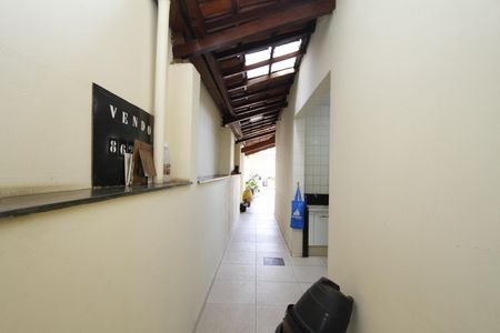 Casa à venda com 300m², 4 quartos e 3 vagasCorredor