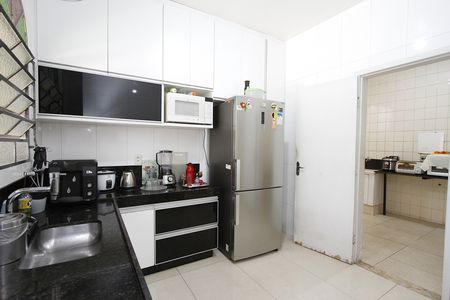 Casa à venda com 300m², 4 quartos e 3 vagasCozinha