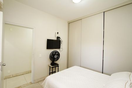 Casa à venda com 300m², 4 quartos e 3 vagasQuarto 2
