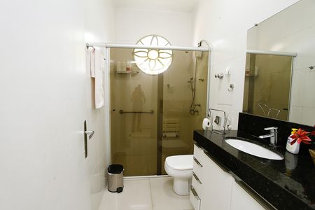 Casa à venda com 300m², 4 quartos e 3 vagasBanheiro Social